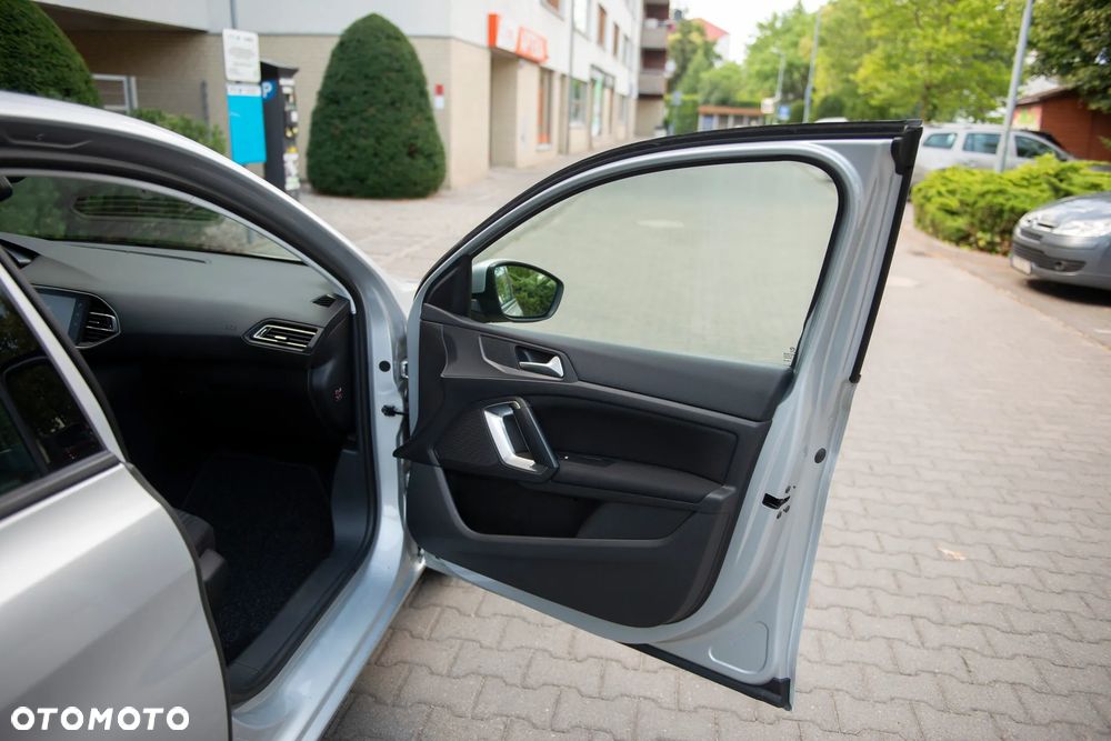Peugeot 308 1.2 PureTech Access EU6 - 23