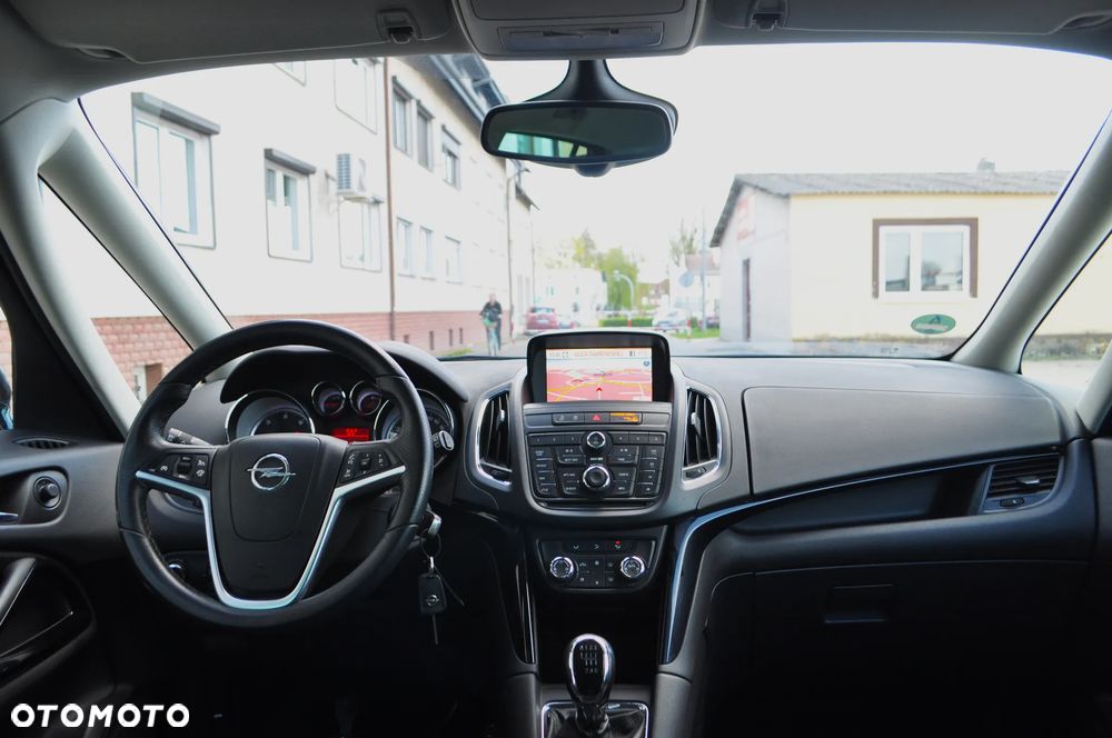 Opel Zafira - 12