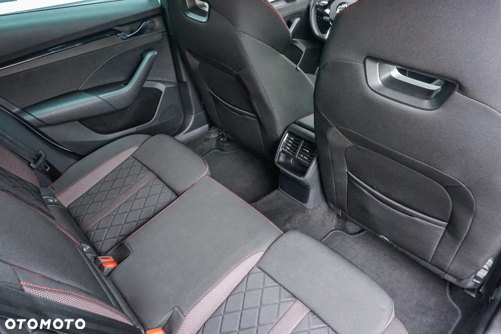 Skoda Octavia 2.0 TDI RS DSG - 33