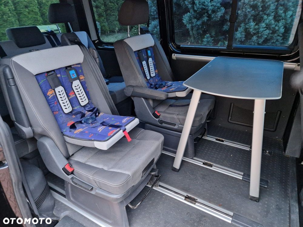 Volkswagen Multivan - 21