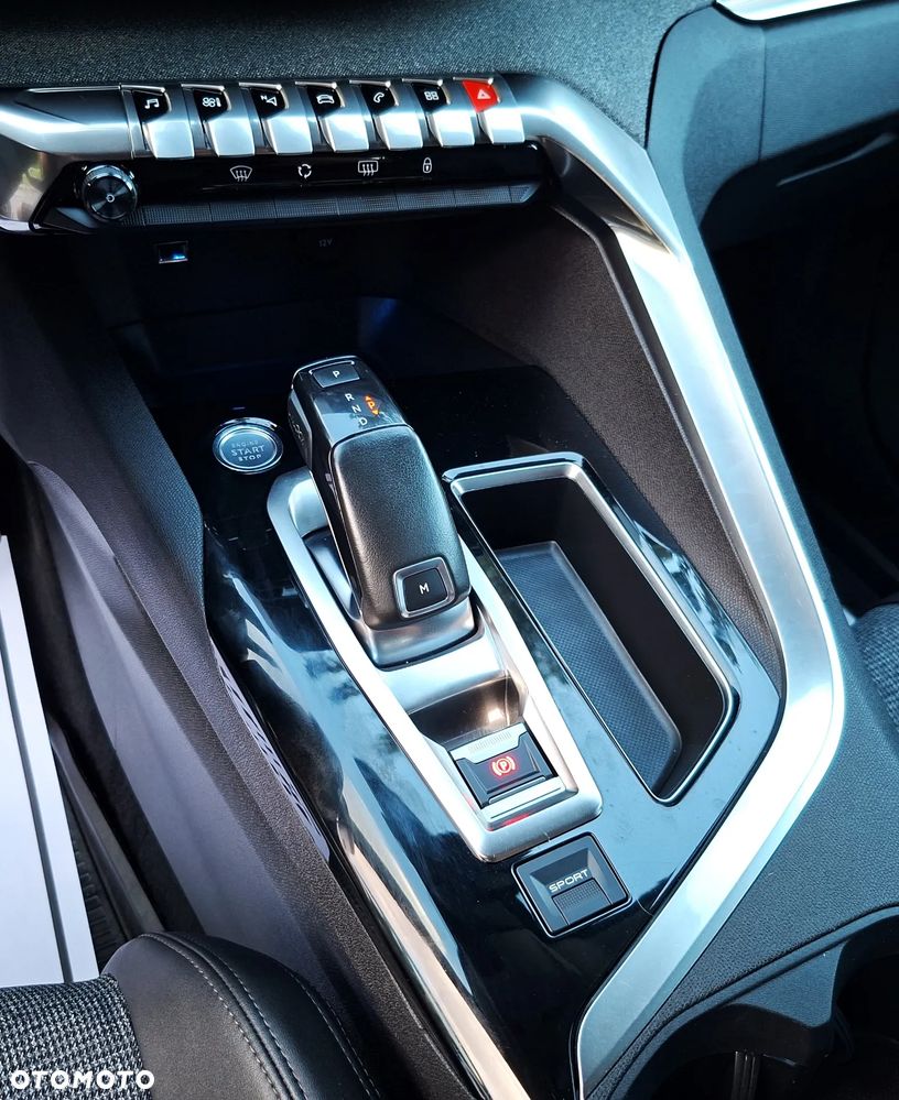 Peugeot 3008 BlueHDi 130 Stop & Start EAT8 Allure - 27