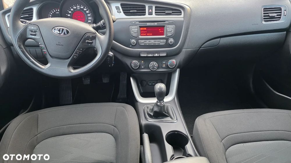 Kia Ceed 1.4 CVVT Spirit - 9