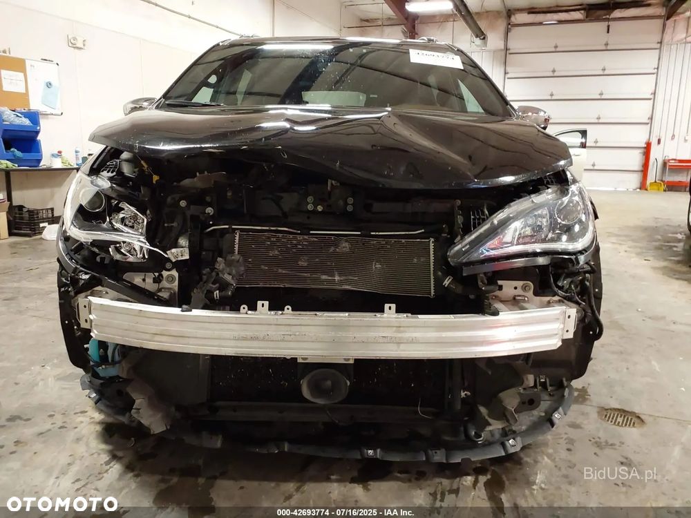 Chrysler Pacifica - 14