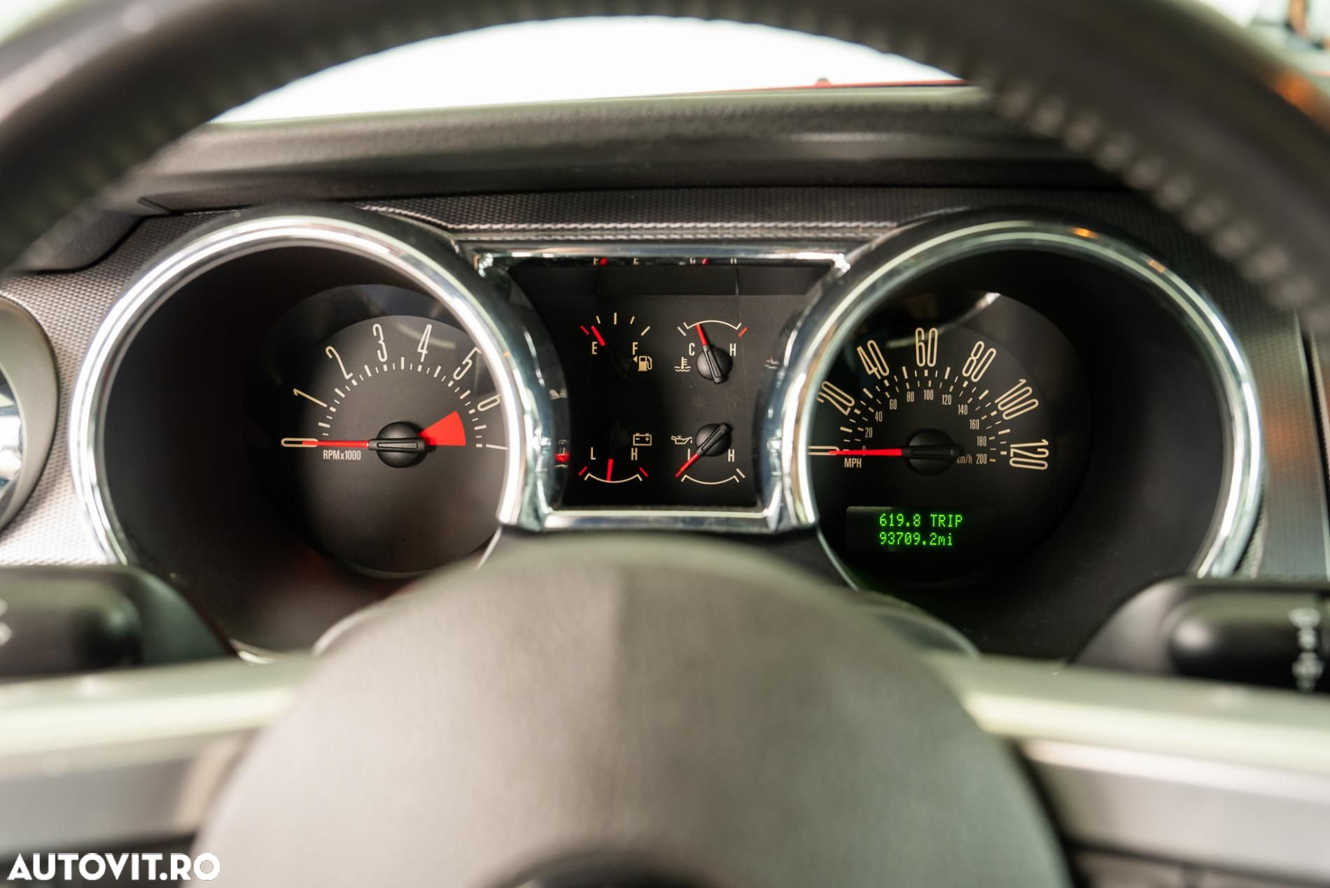Ford Mustang - 8