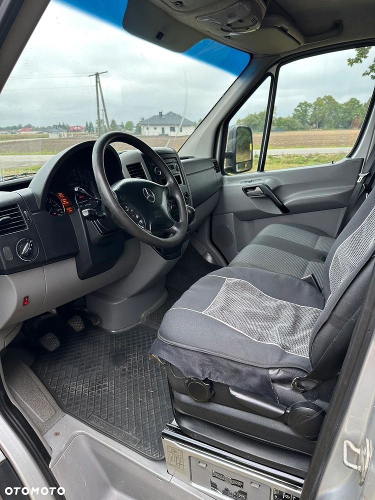Mercedes-Benz Sprinter - 13