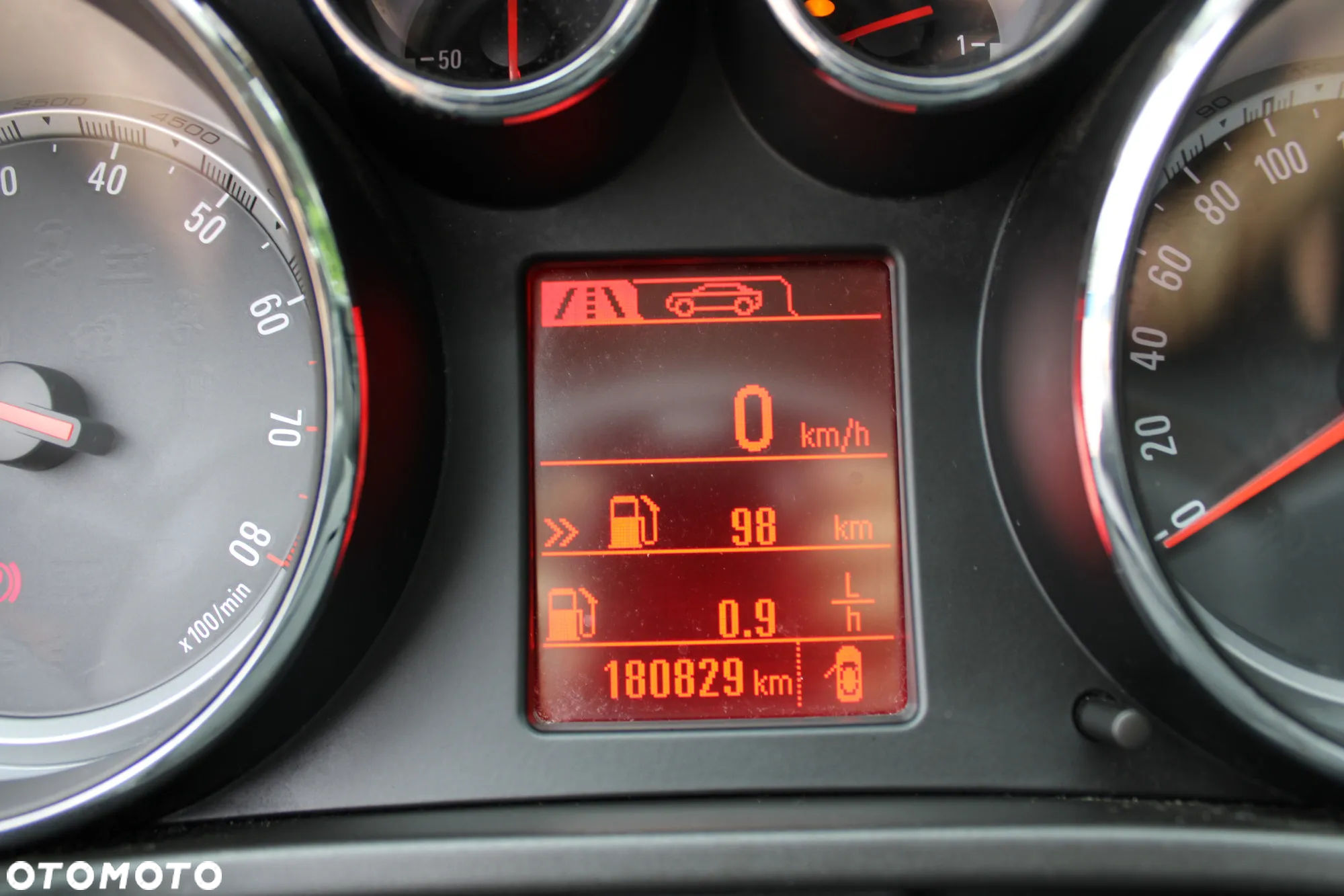 Opel Insignia - 32
