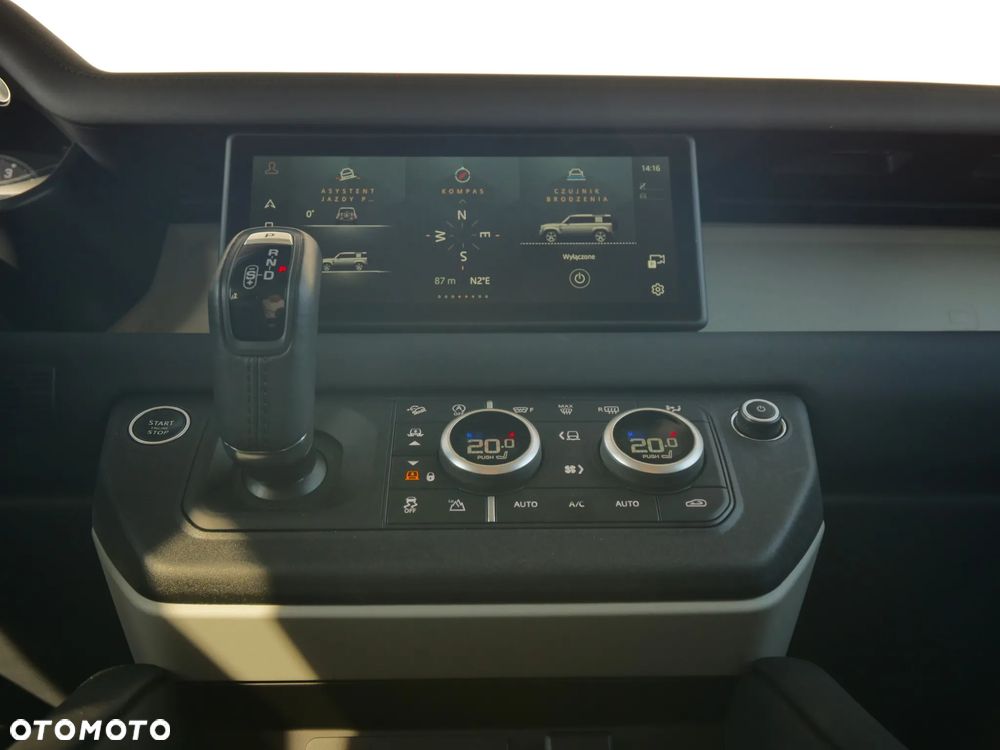 Land Rover Defender - 31