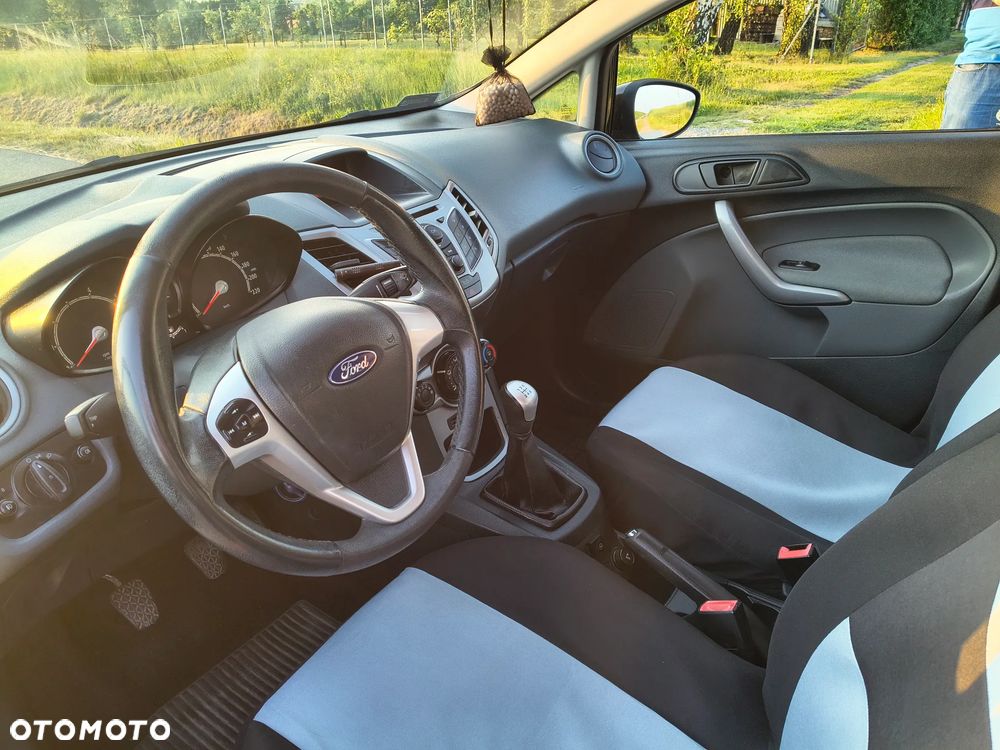 Ford Fiesta - 8
