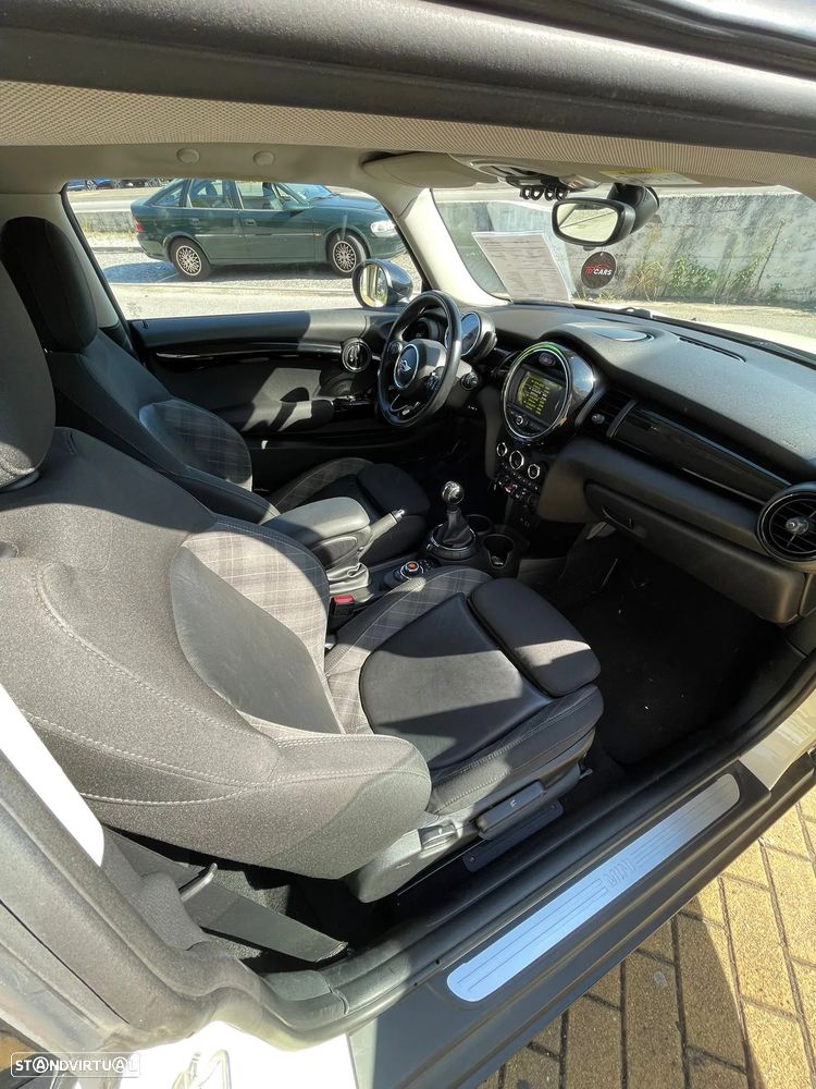 MINI 3 Portas Cooper D - 24