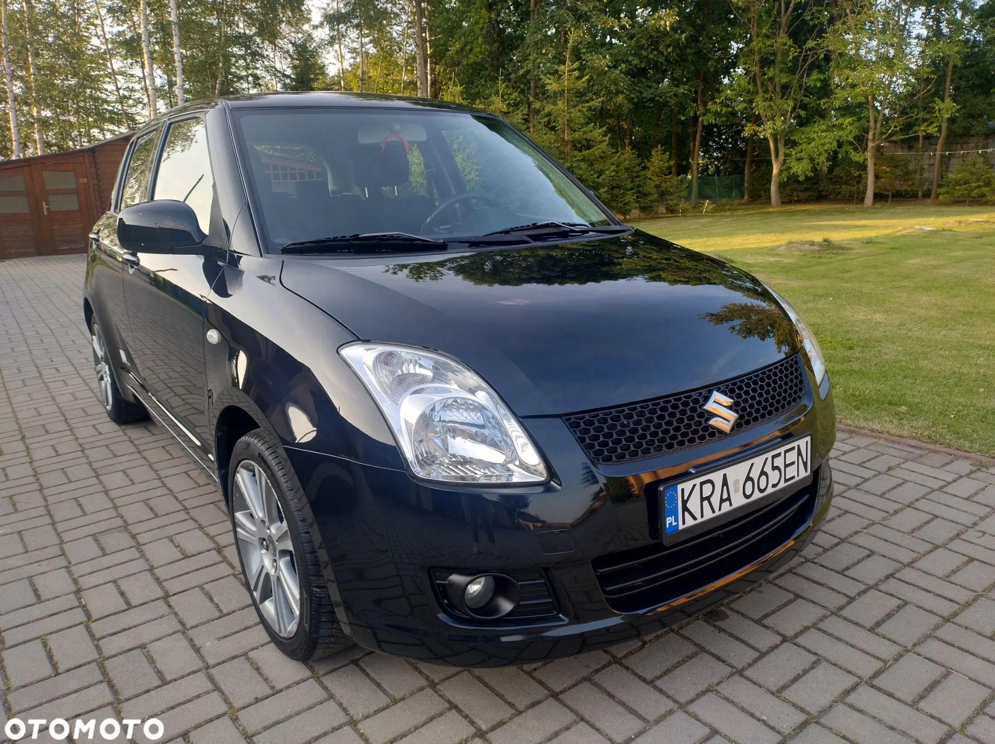 Suzuki Swift 1.3 Black and White - 1