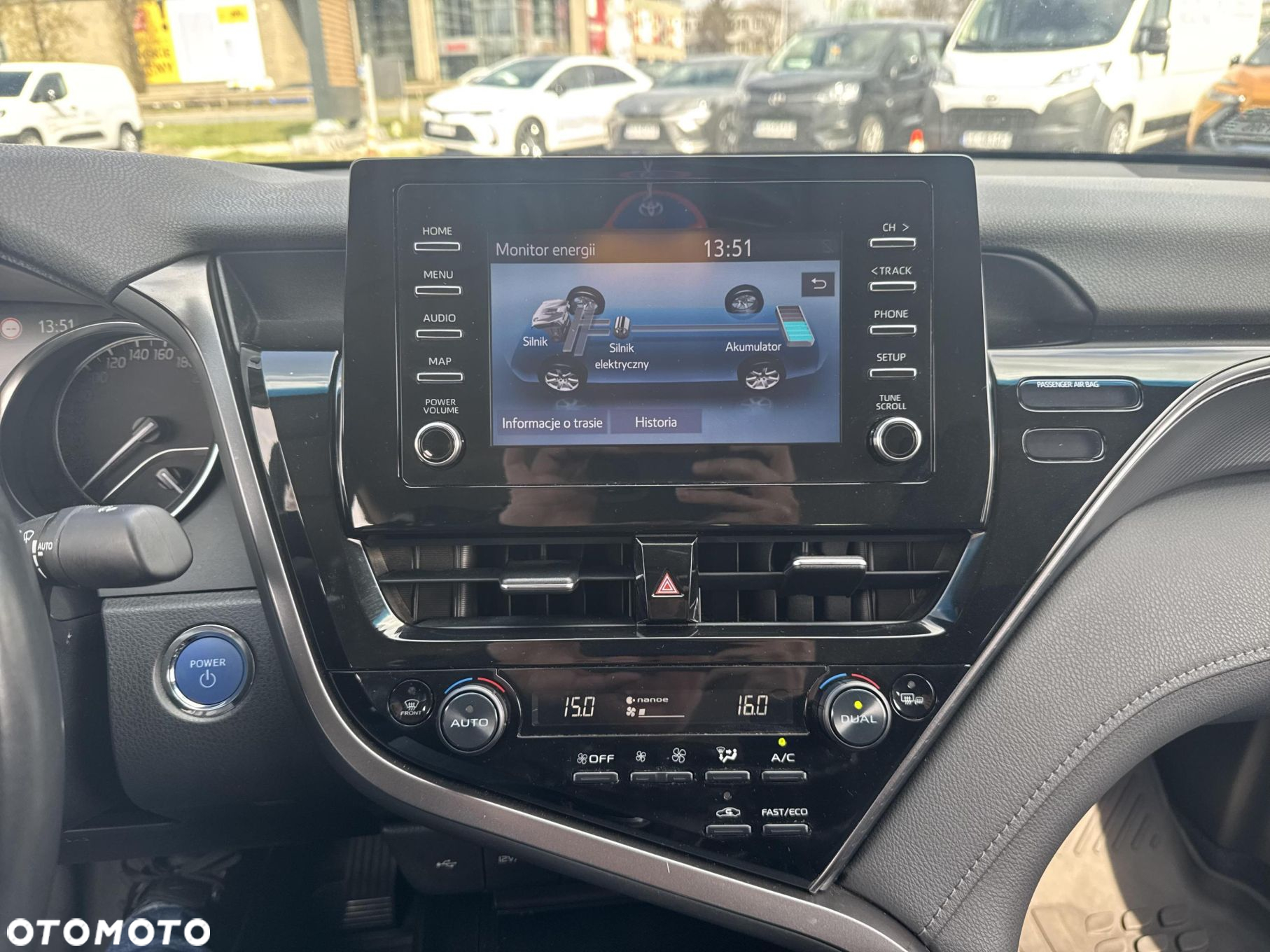 Toyota Camry 2.5 Hybrid Comfort CVT - 12
