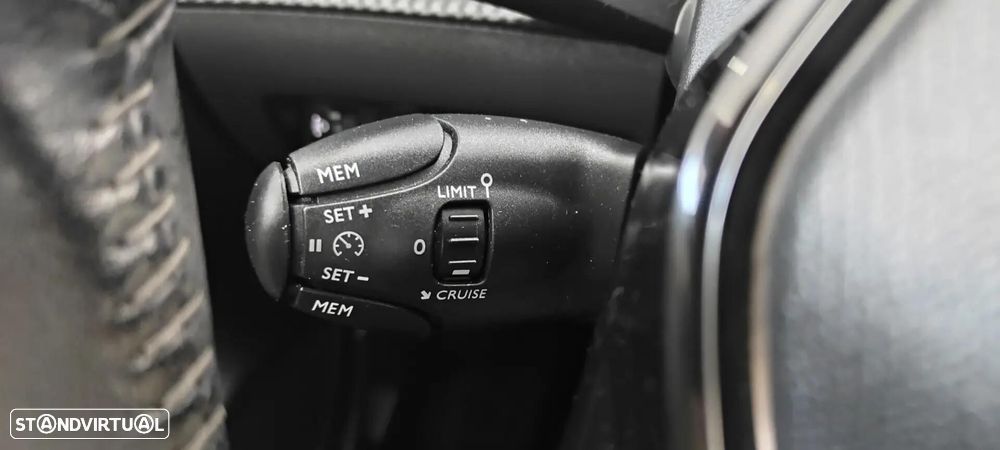 Peugeot 208 1.2 PureTech Allure - 41