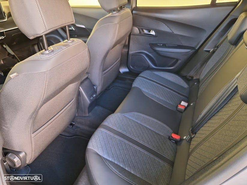 Peugeot 2008 1.2 Hybrid Allure e-DCS6 - 9