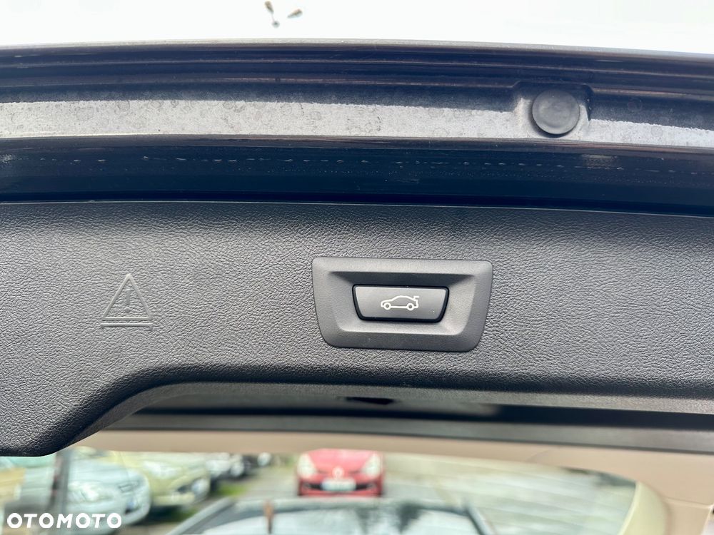 BMW Seria 5 520d - 28