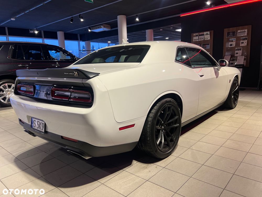 Dodge Challenger 6.4 Scat Pack - 5