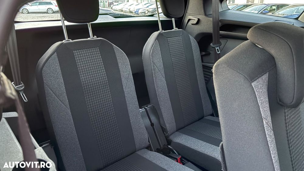 Peugeot 5008 - 24
