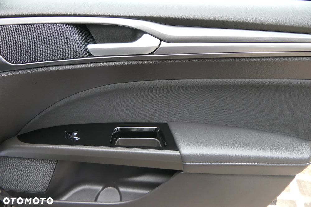 Ford Mondeo 2.0 Hybrid Trend - 33