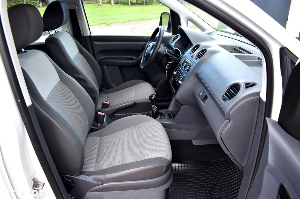 Volkswagen Caddy Maxi Comfortline BMT - 25
