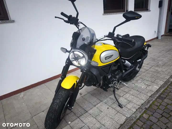 Ducati Scrambler - 1