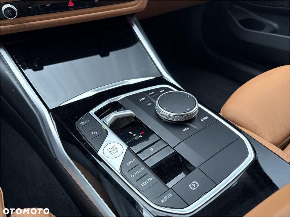 BMW Seria 3 318d MHEV - 16