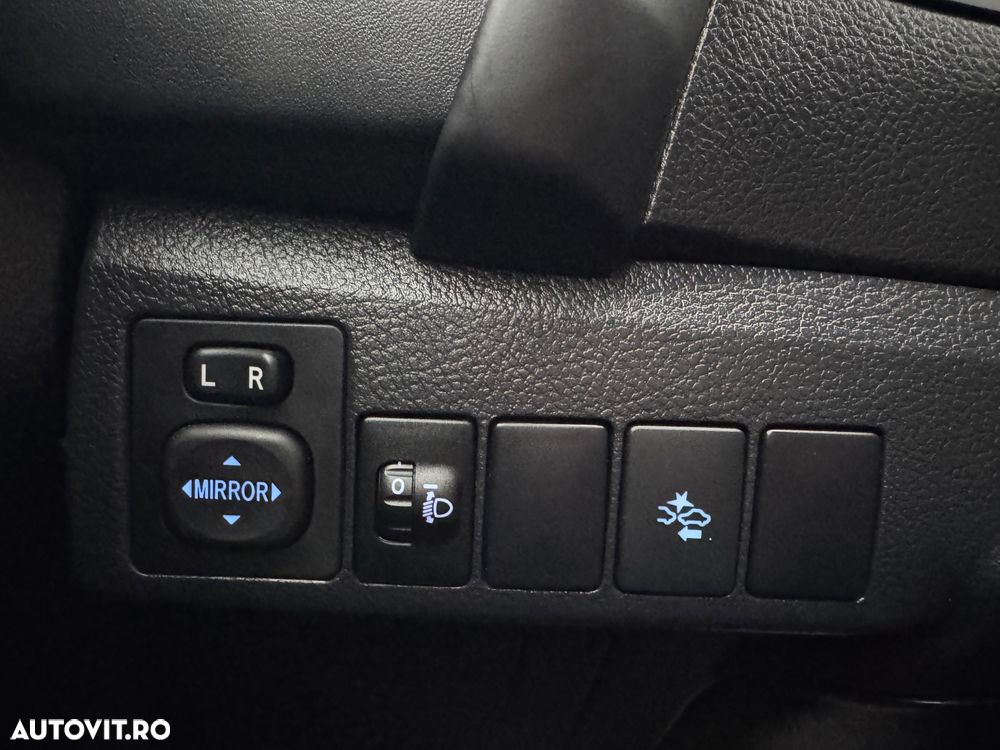 Toyota Auris 1.8 L VVT-i Sol+ - 23