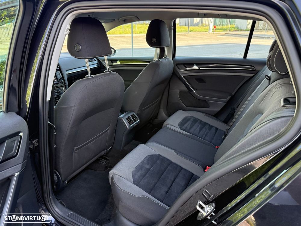 VW Golf 1.6 TDi Highline DSG - 20