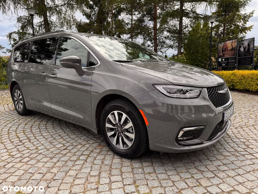 Chrysler Pacifica - 15