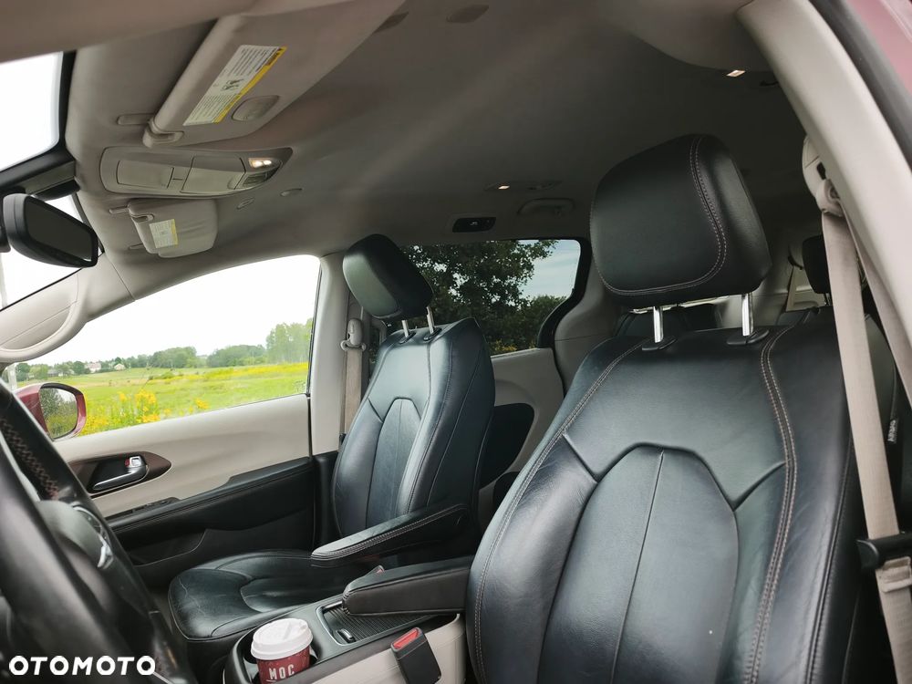 Chrysler Pacifica - 23
