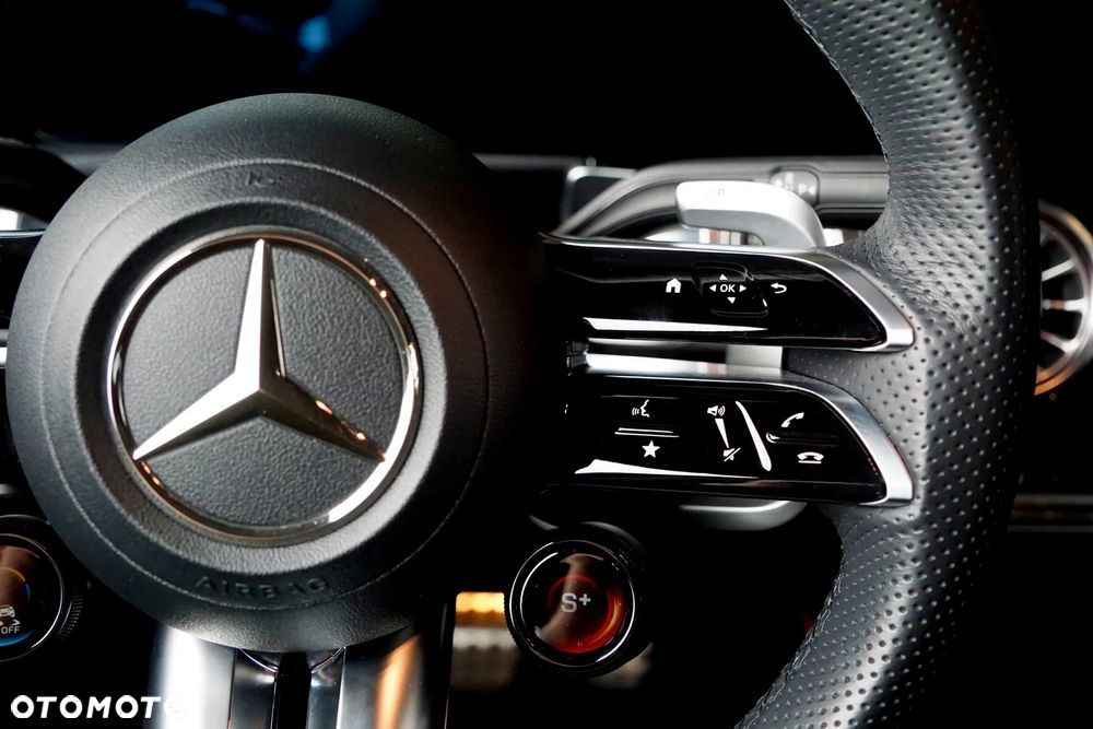 Mercedes-Benz GLB AMG 35 4Matic AMG Speedshift DCT 8G - 33