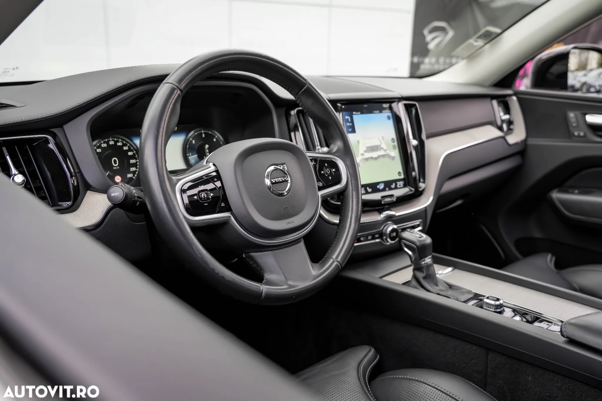 Volvo XC 60 D5 AWD Geartronic Inscription - 24