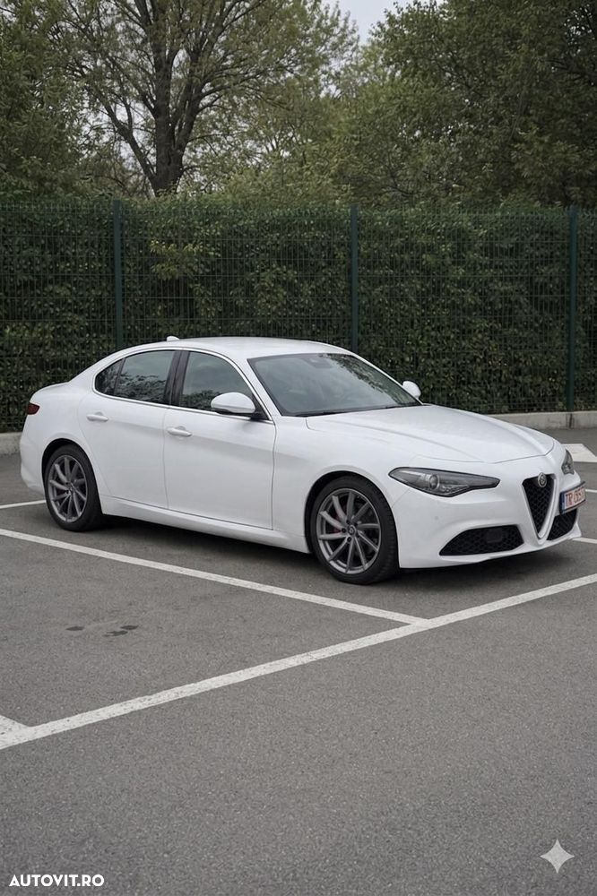 Alfa Romeo Giulia 2.2 AT8 Business - 2