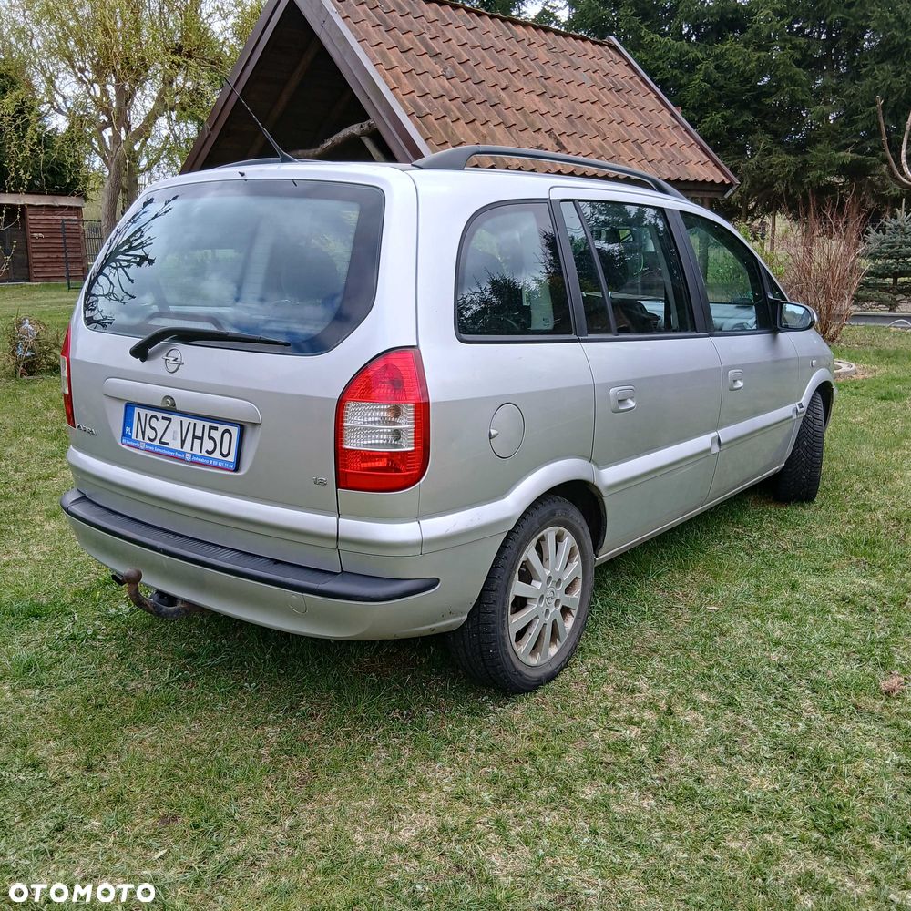 Opel Zafira - 2