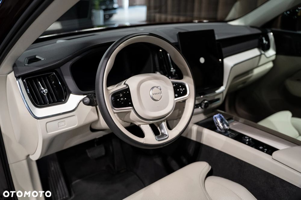 Volvo XC 60 B5 B AWD Ultra Dark - 11