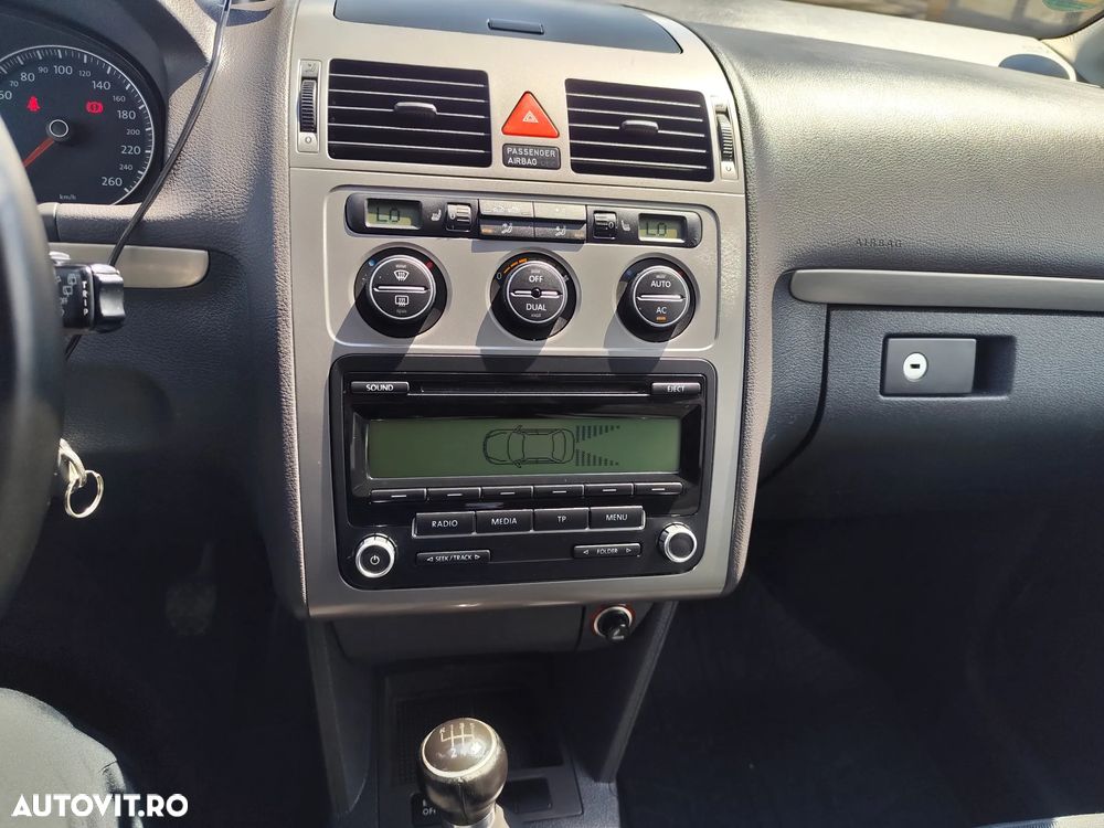 Volkswagen Touran 2.0TDI Highline - 15