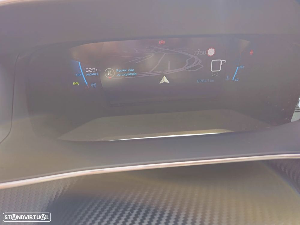 Peugeot 2008 1.2 PureTech GT EAT8 - 14