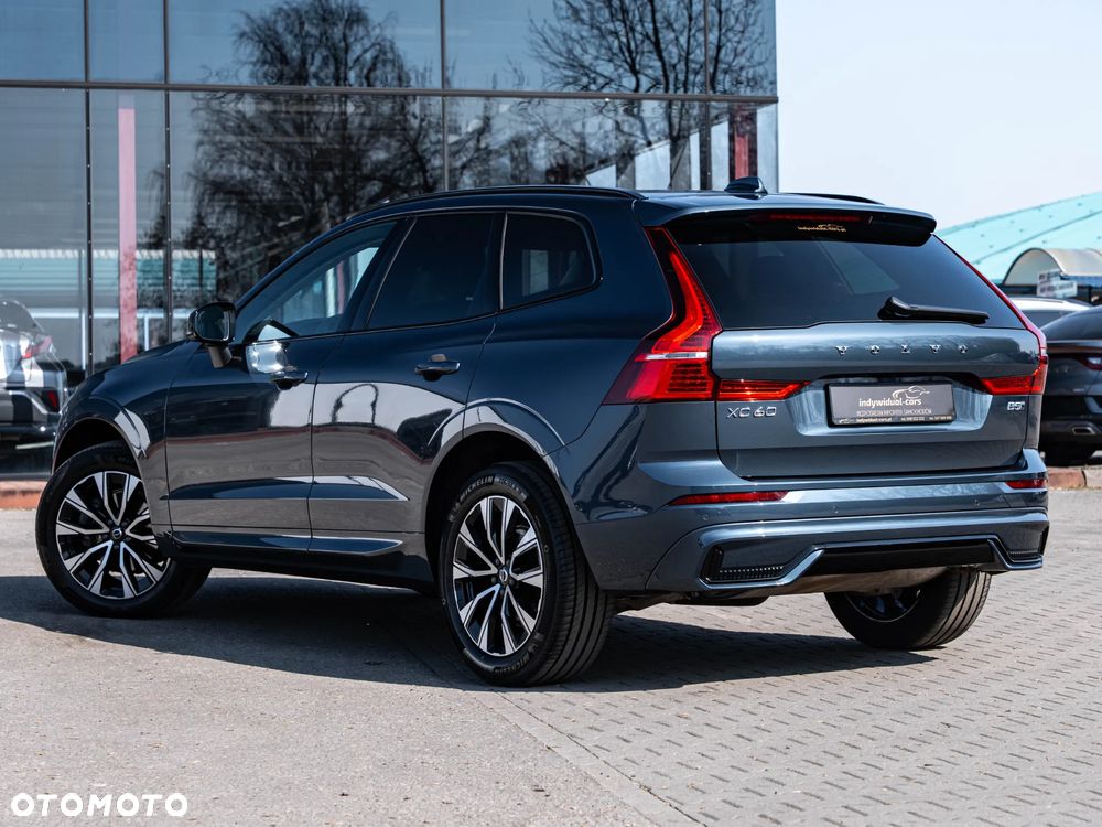 Volvo XC 60 B5 B AWD Plus Dark - 11