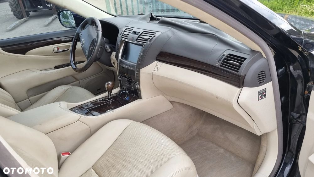 Lexus LS 600h Ambience h - 21