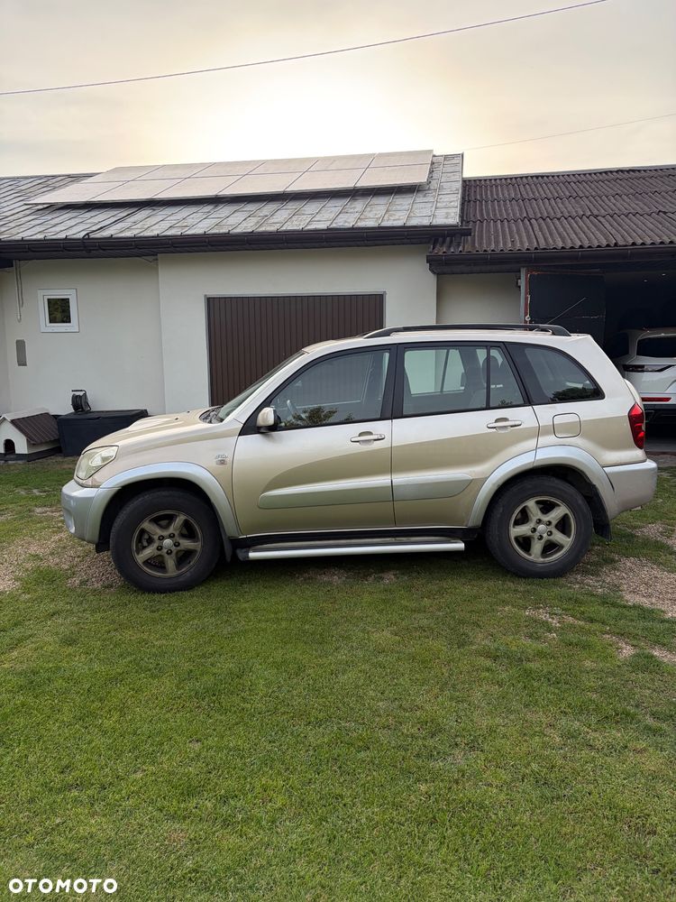 Toyota RAV4 2.0 D-4D 4x4 - 2