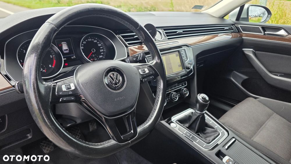 Volkswagen Passat 2.0 TDI BMT Comfortline - 11