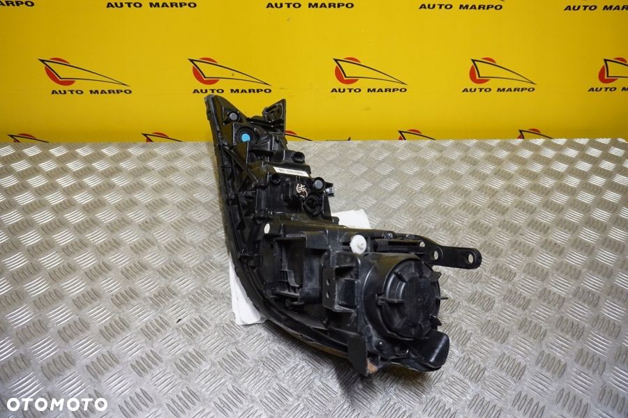 CHRYSLER 200 2015 - REFLEKTOR LAMPA PRAWA PRZÓD USA - 13