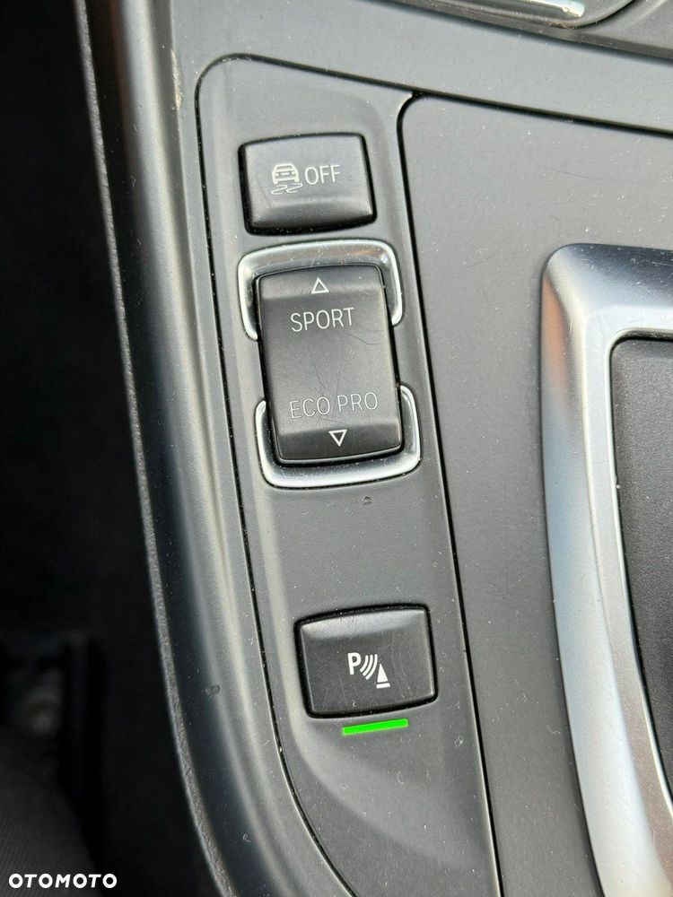BMW Seria 1 118i Sport Line - 34