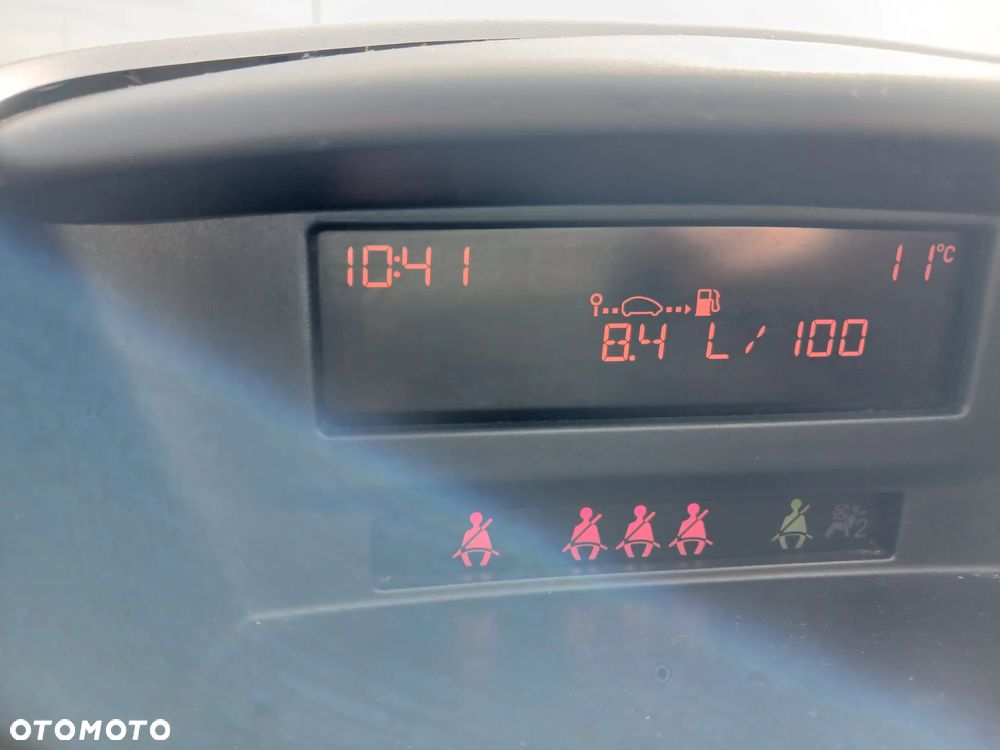 Peugeot 207 1.4 16V Presence - 13