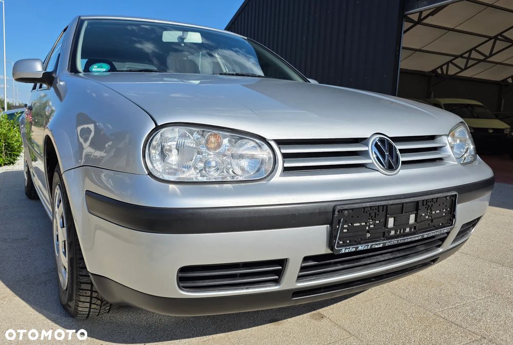 Volkswagen Golf - 4