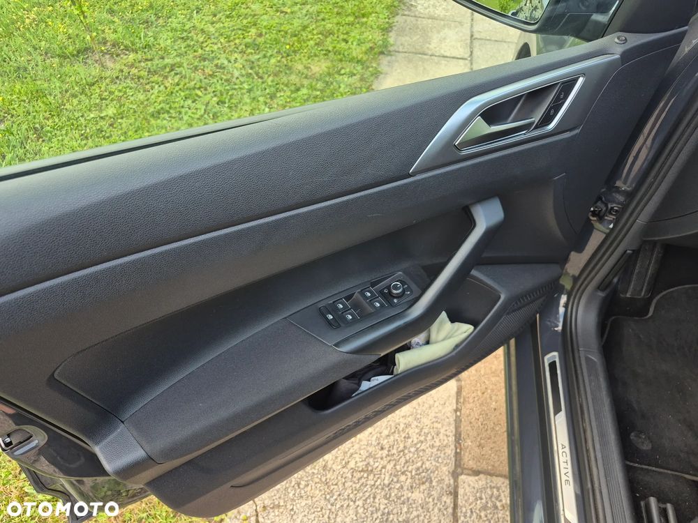 Volkswagen Polo 1.0 TSI DSG OPF ACTIVE - 9