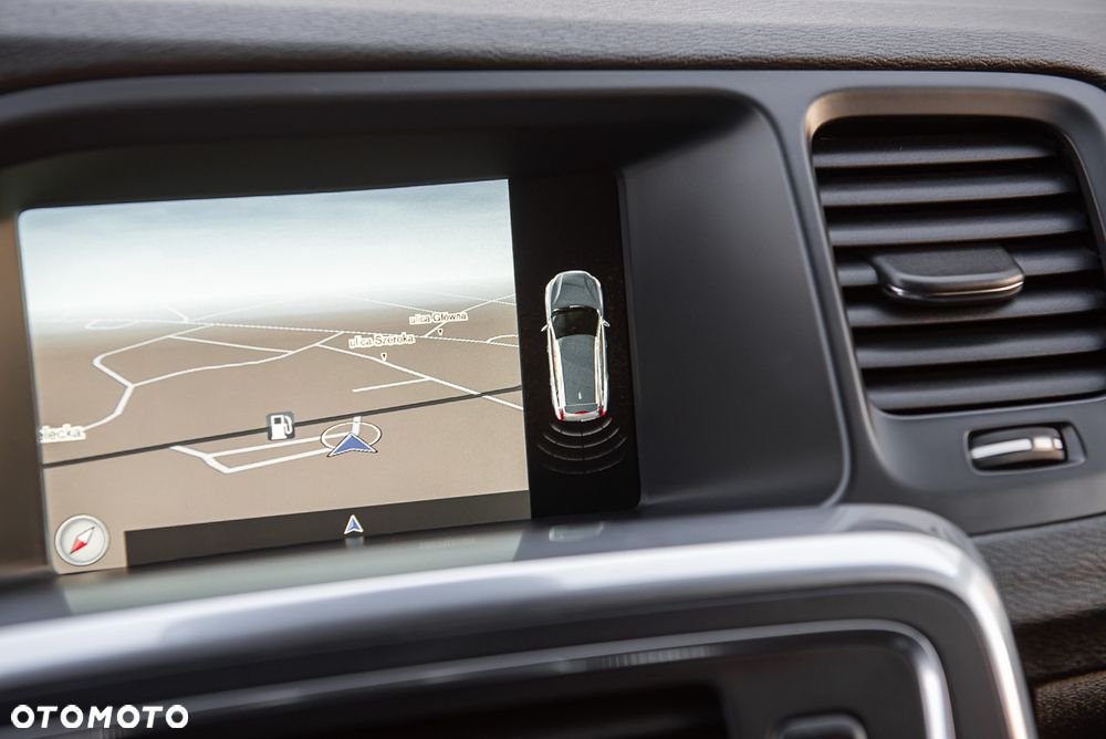 Volvo V60 D4 Geartronic Summum - 19