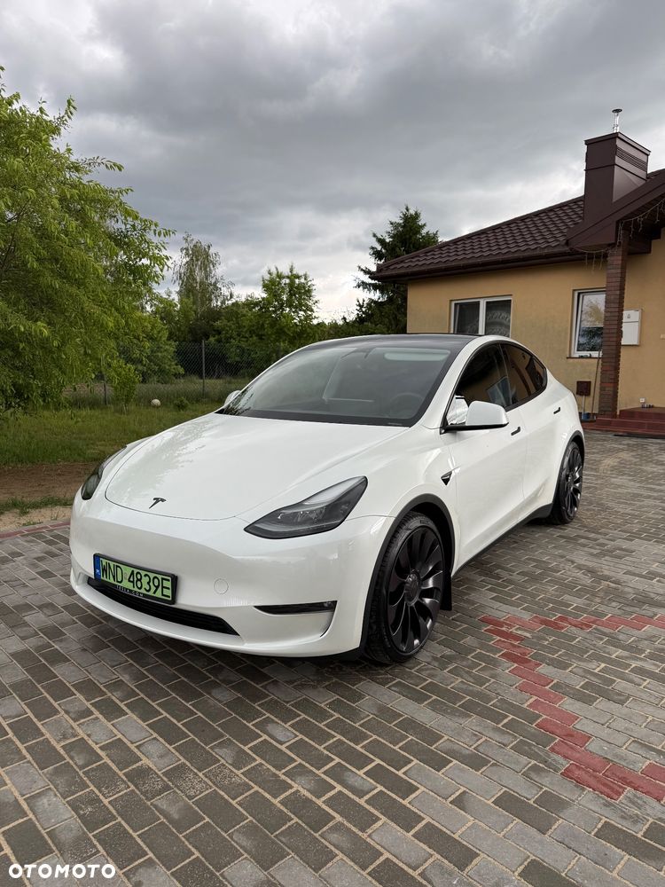 Tesla Model Y Performance AWD - 1