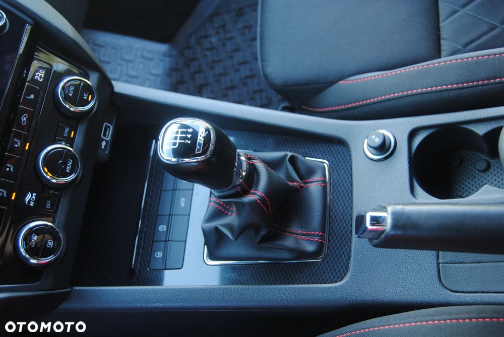 Skoda Octavia 2.0 TSI RS - 17