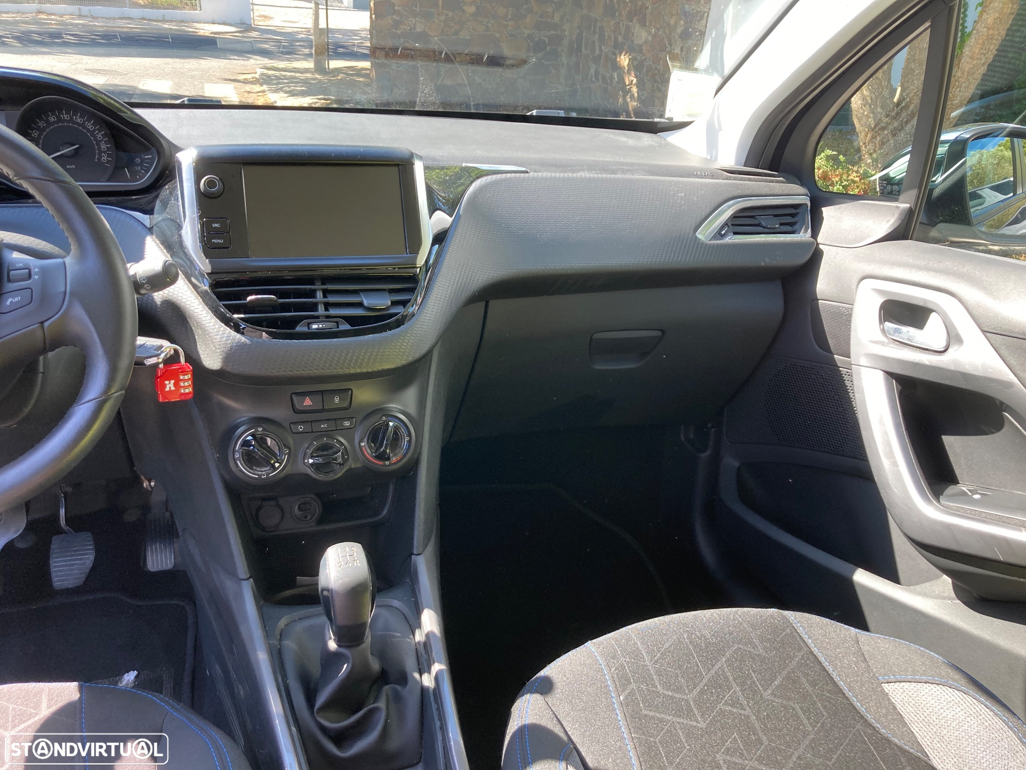 Peugeot 2008 1.2 PureTech Style - 6