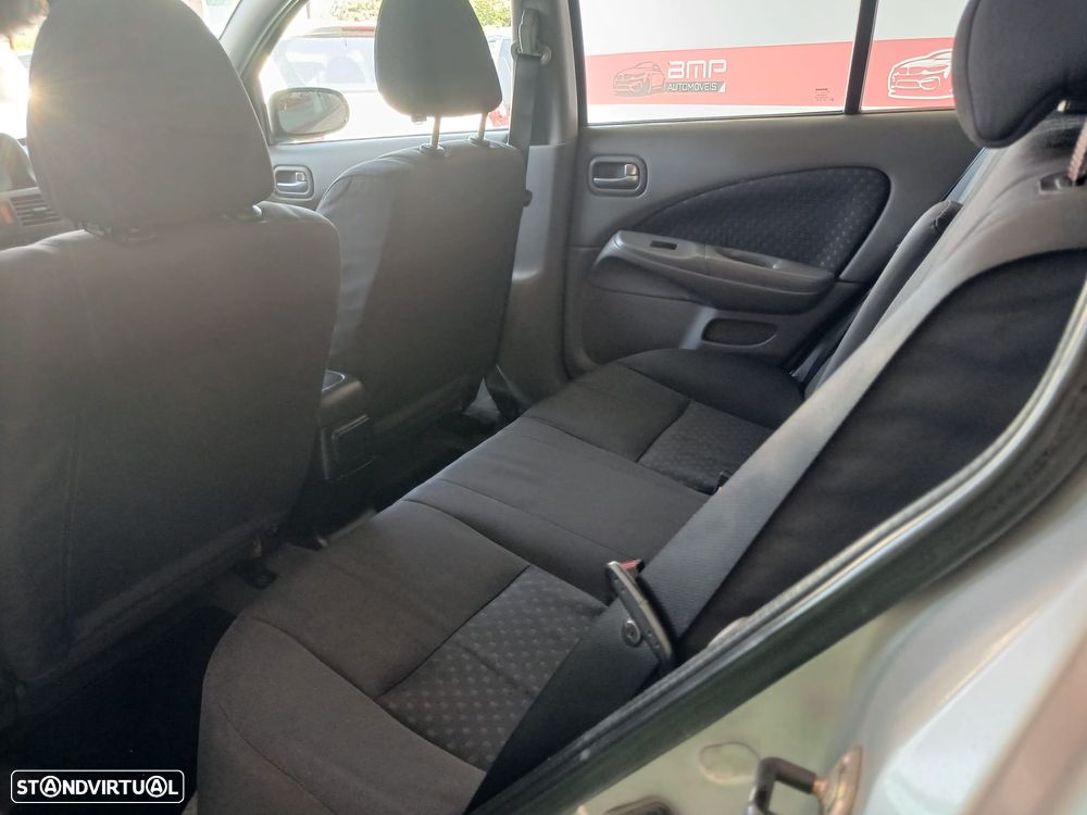 Nissan Almera 1.5 Visia ABS - 10