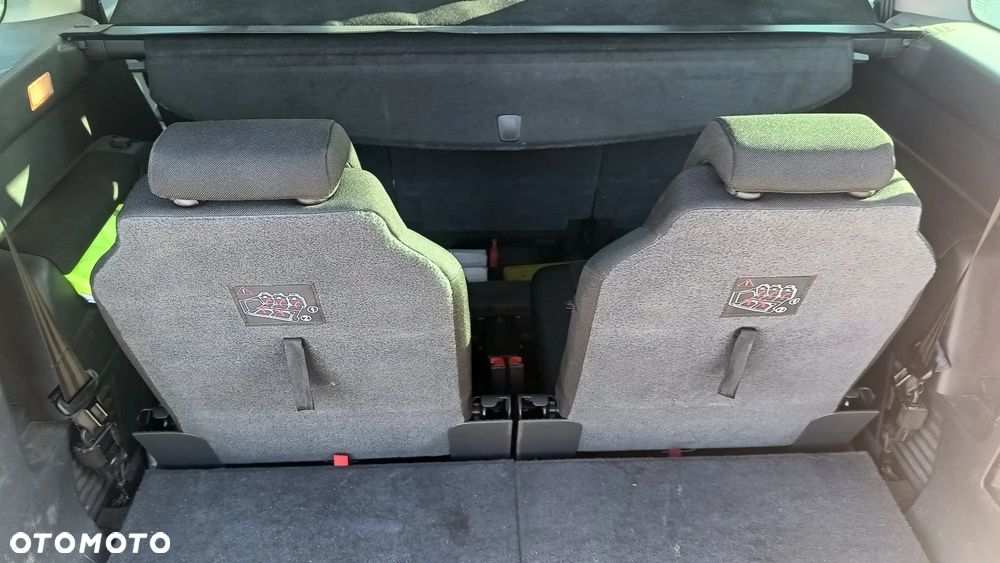 Peugeot 5008 - 23